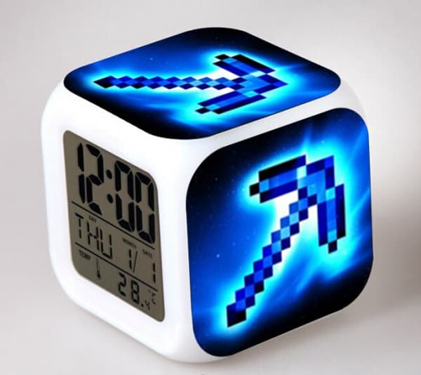 Часы настольные пиксельные с подсветкой Алмазная кирка